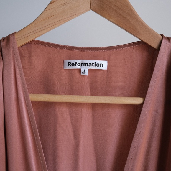 Reformation pink silk dress - Picture 4 of 6